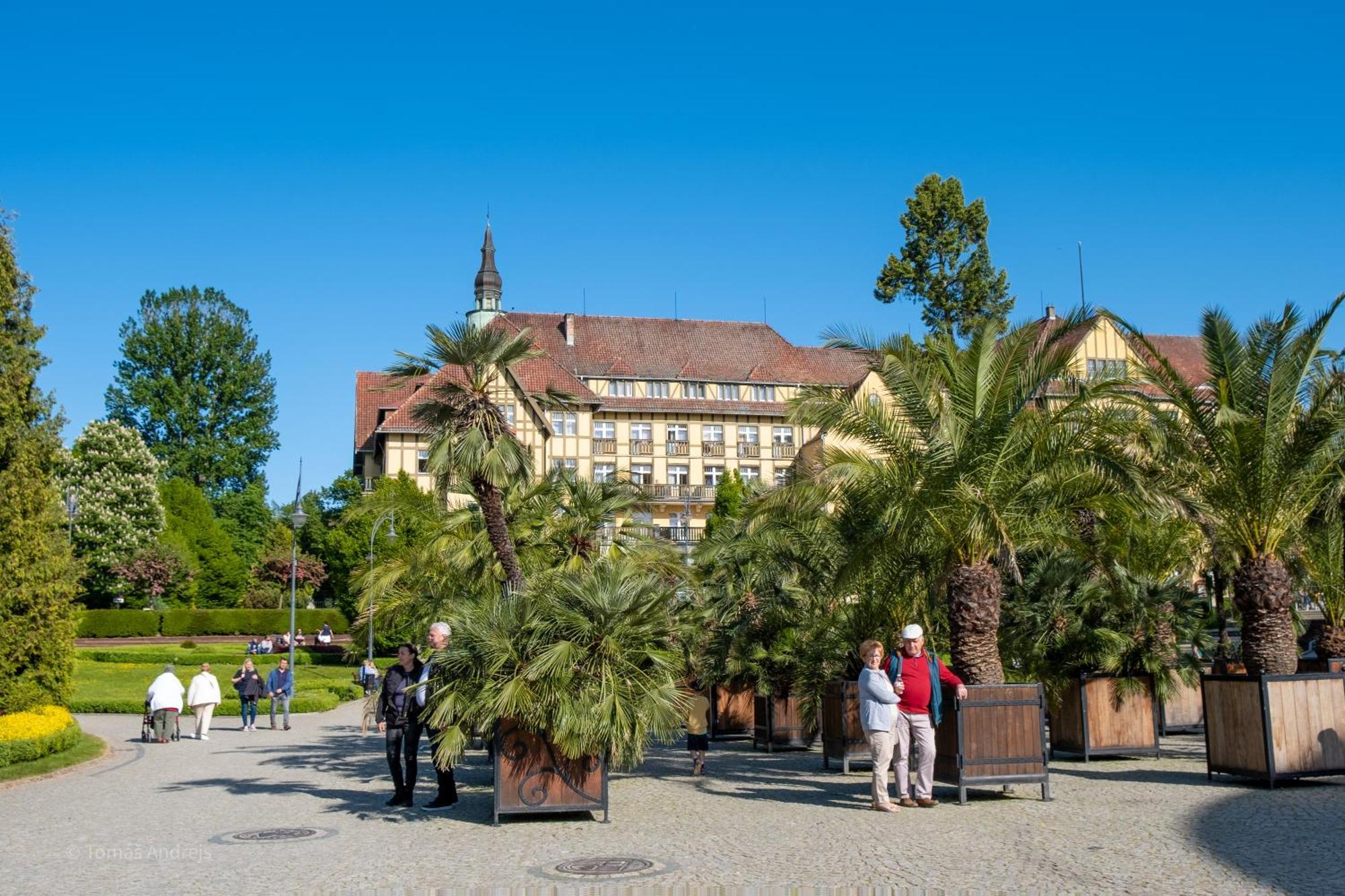 Hotel Tommy Wellness & Spa Náchod Exterior foto