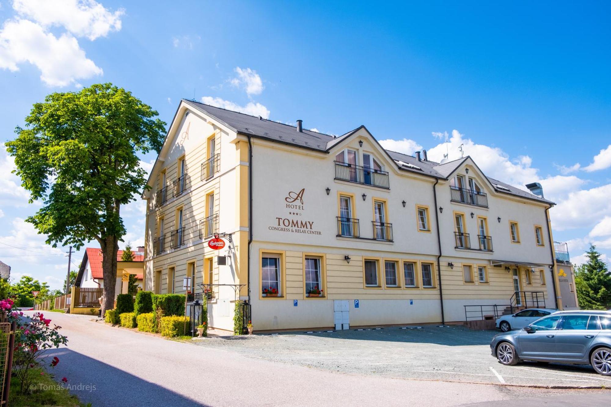 Hotel Tommy Wellness & Spa Náchod Exterior foto